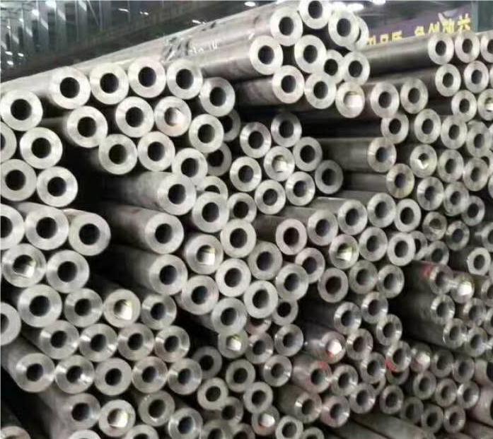 丹东GB8162结构用无缝钢管